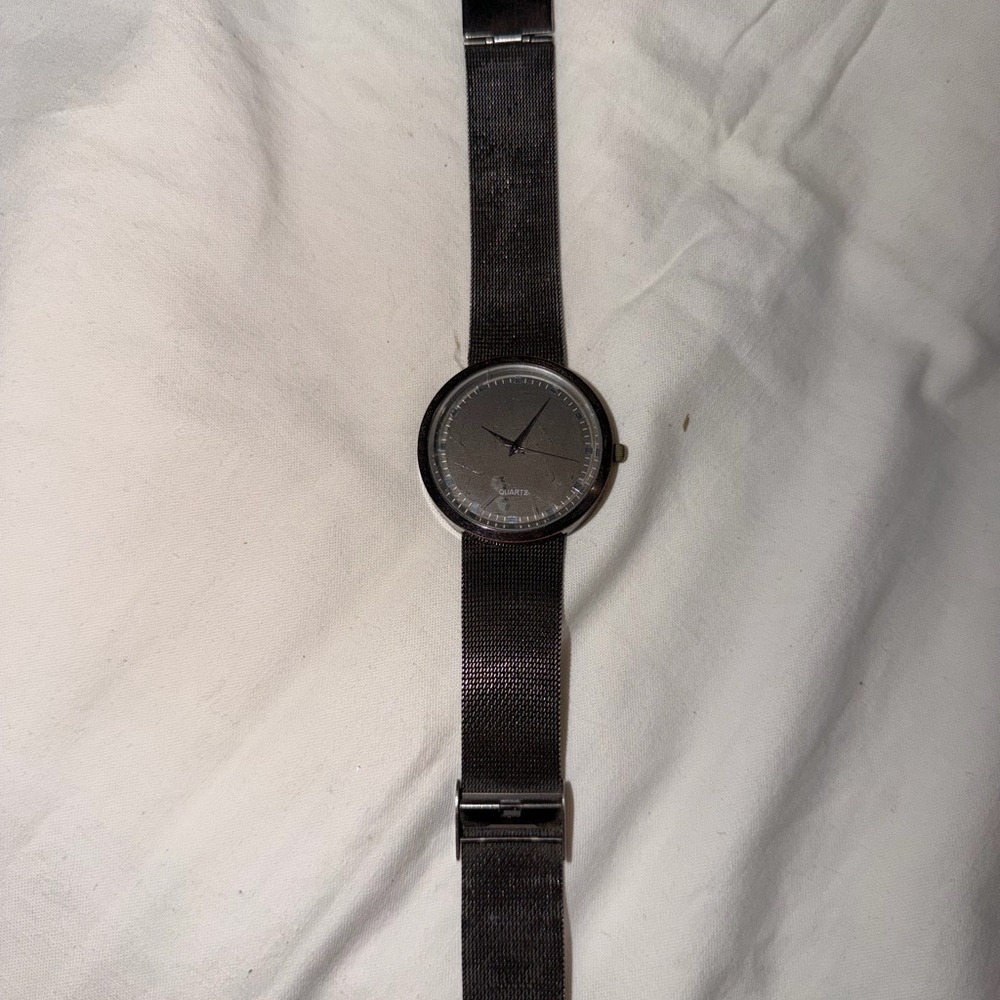 Black Minimalist Mesh Band Men's Watch